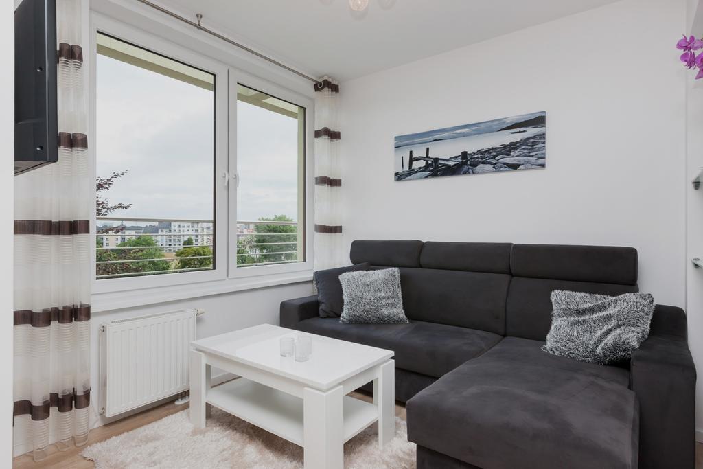 Riverside Apartment With Balcony By Noclegi Renters Swinoujscie Exterior photo