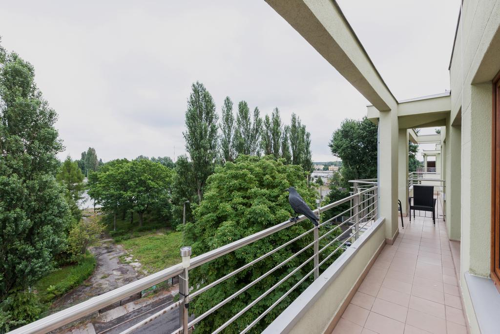 Riverside Apartment With Balcony By Noclegi Renters Swinoujscie Exterior photo